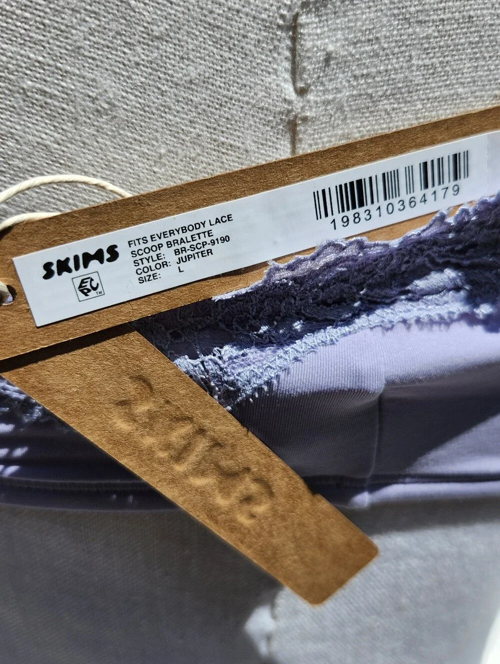 SKIMS Fits Everybody Lace-Trim Bralette in Color: Jupiter Sz Large - Picture 9 of 14